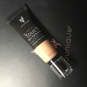 Younique Touch Concealer
